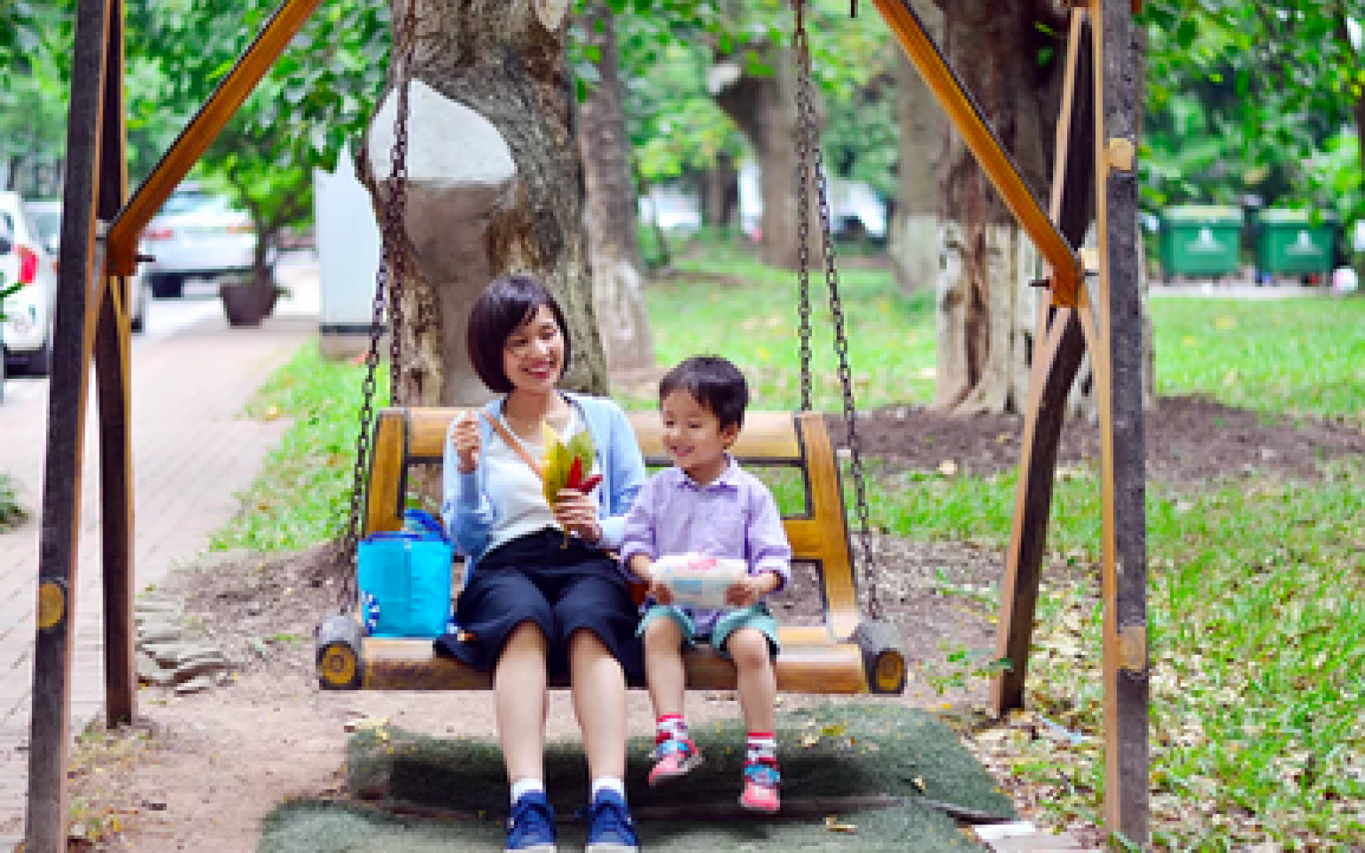 Thừa nhận cảm xúc khi con nổi cáu, ném đồ